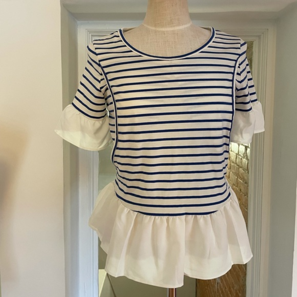 Short-sleeve Ruffle Stripe Nursing Tee S NWOT‎